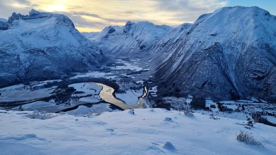 Apartment In The Heart Of Åndalsnes Extérieur photo