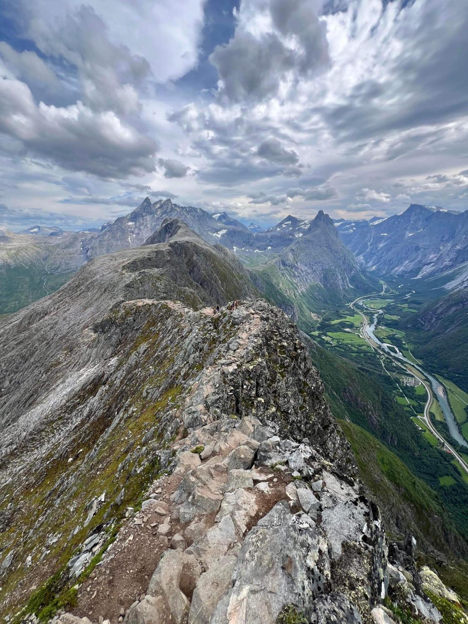 Apartment In The Heart Of Åndalsnes Extérieur photo