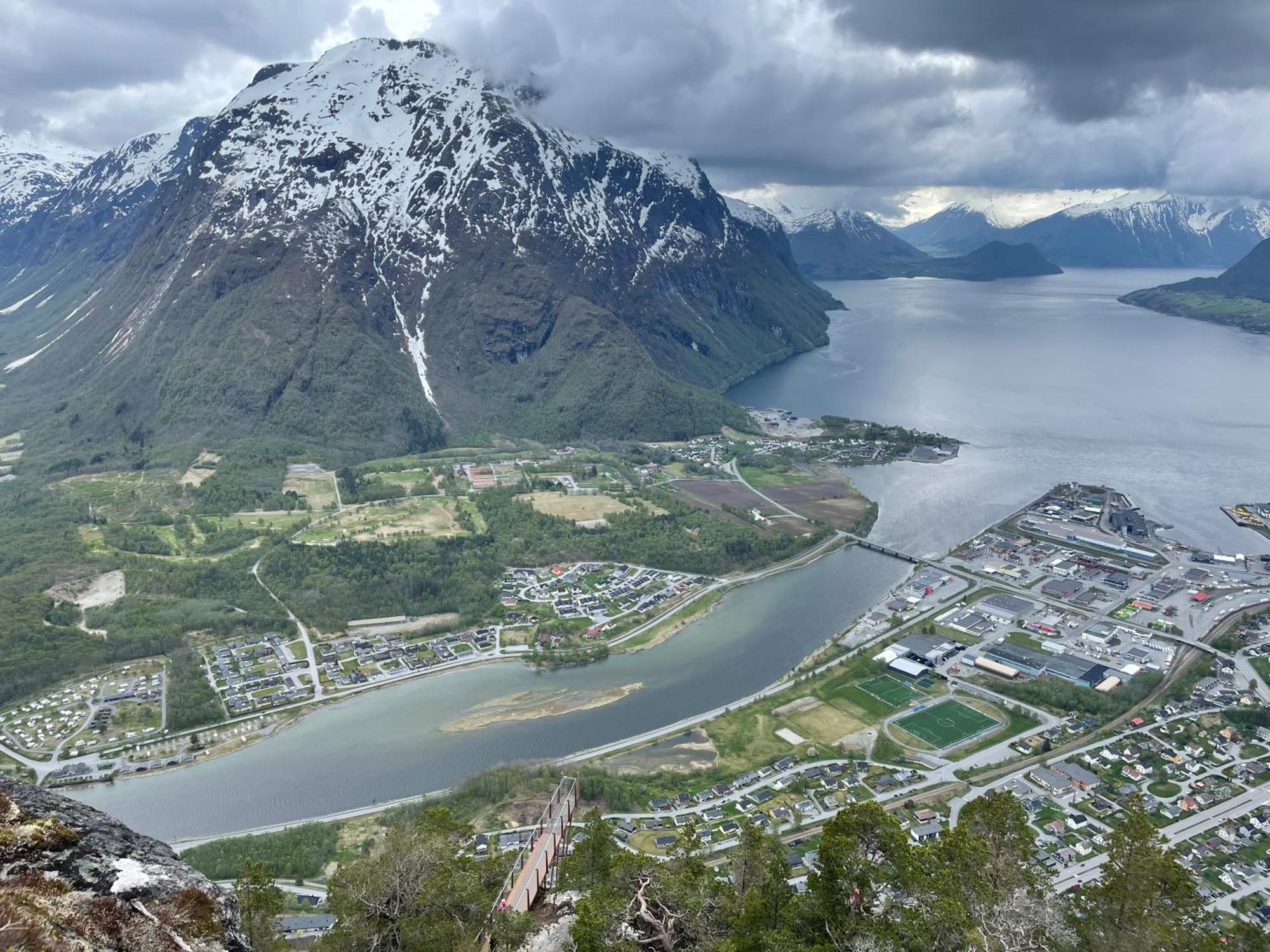 Apartment In The Heart Of Åndalsnes Extérieur photo